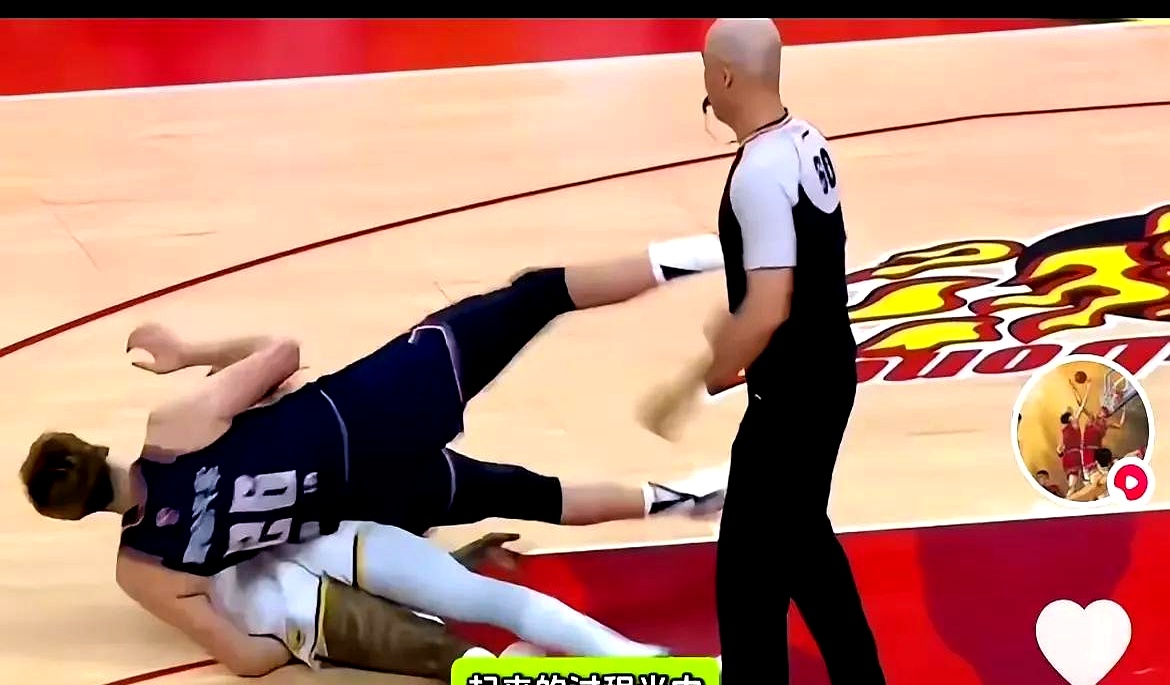 爱游戏-大比分获胜首场状态出色，切尔西观众沸腾！，萨拉赫重返赛场引发球迷热议的简单介绍